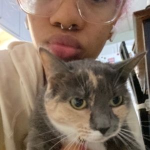 Meet your Posher, Claudia